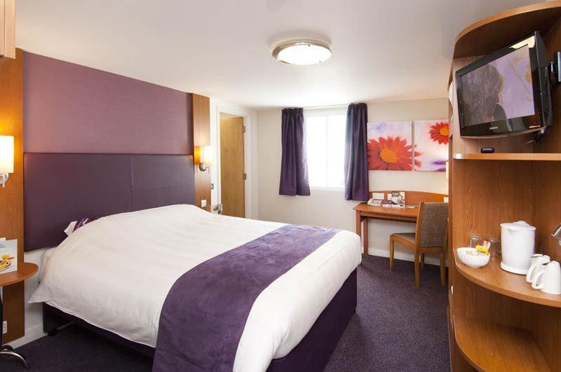 Premier Inn Dundee Centre Экстерьер фото