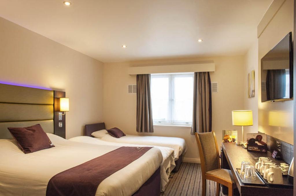 Premier Inn Dundee Centre Экстерьер фото