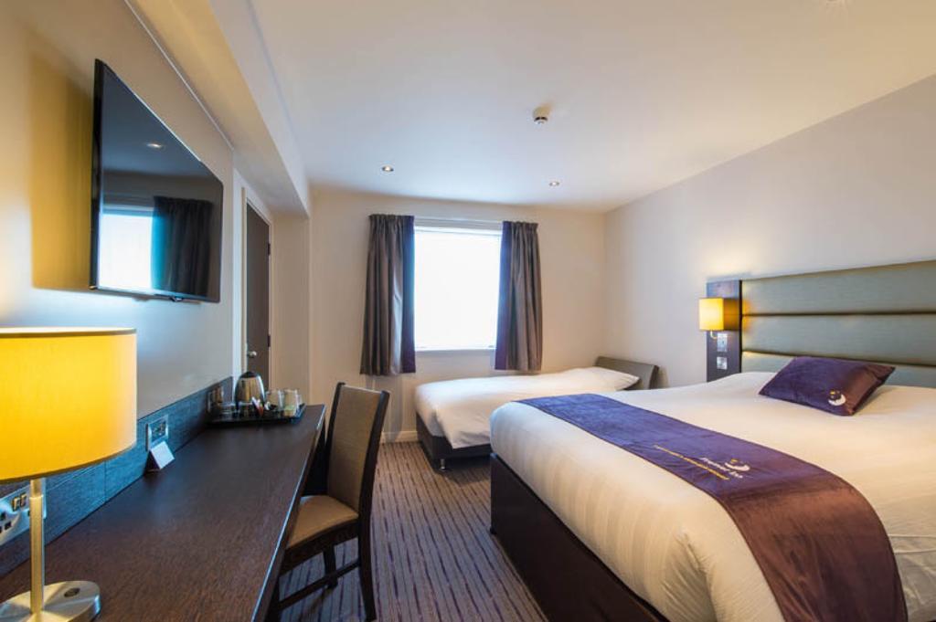 Premier Inn Dundee Centre Экстерьер фото